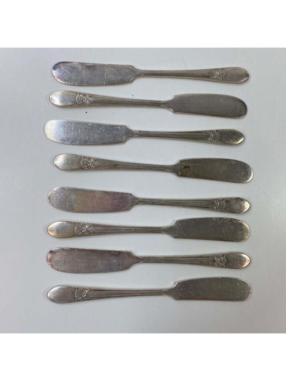 Set Of 8 Vintage WM Rogers Silver Plated "Beloved" Butter Knives